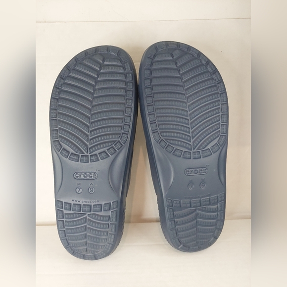 Crocs Unisex Classic Navy Blue Size 7M/9W Two-Strap Slide Sandals - Picture 13 of 16